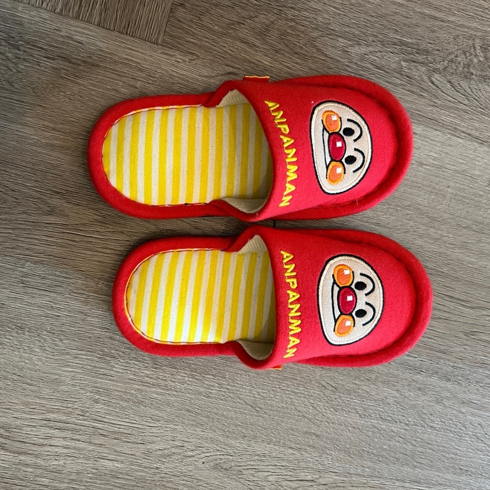 Anpanman slippers fits like 6-8 kids